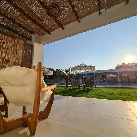 Freya Ξενοδοχείο *